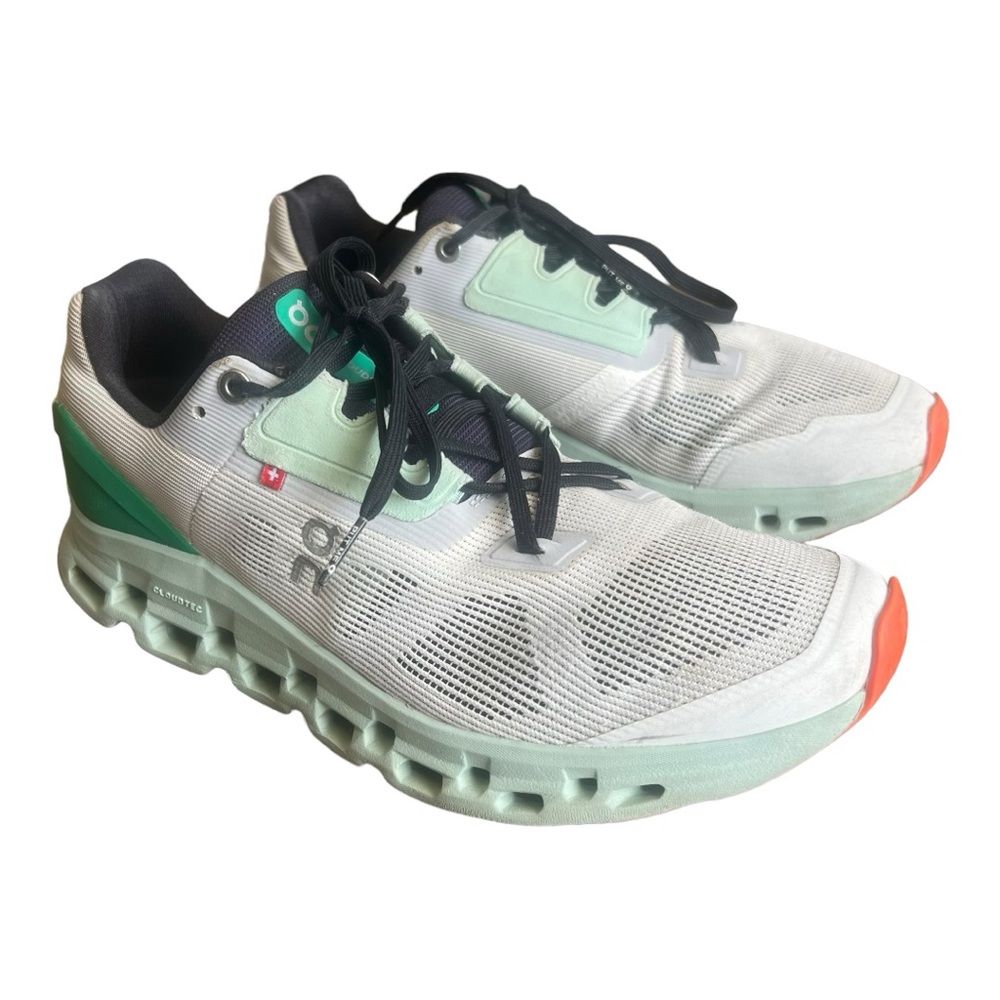 On Cloudstratus White creek undyed men’s size 9.5